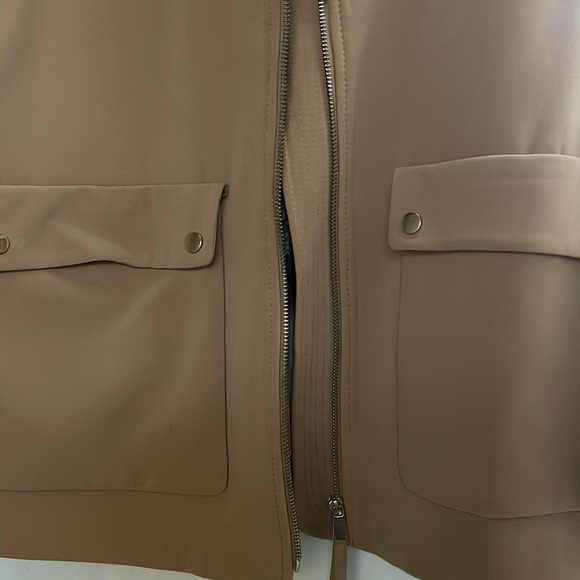 H&M tan jacket/blazer. Baseball jacket collar/cuffs - Picture 2 of 5